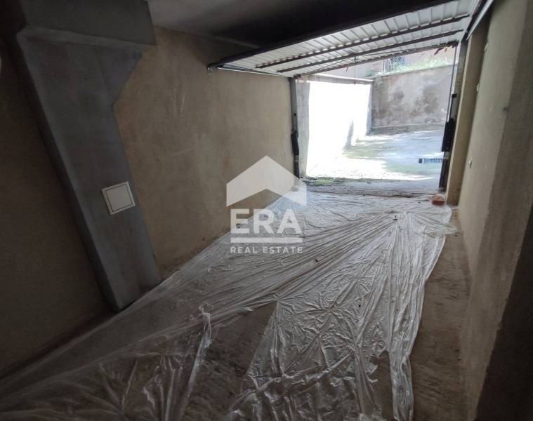 Продава ГАРАЖ, ПАРКОМЯСТО, гр. Варна, Център, снимка 4 - Гаражи и паркоместа - 54737751