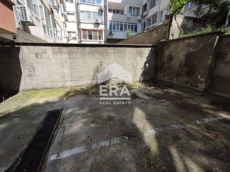 Продава ГАРАЖ, ПАРКОМЯСТО, гр. Варна, Център, снимка 8 - Гаражи и паркоместа - 54737751