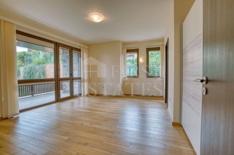 Продава КЪЩА, град София, с. Бистрица • 718256 € • 84753171 — Holmes.bg