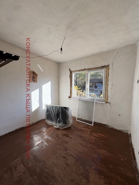 Продава КЪЩА, с. Горно Павликене, област Ловеч, снимка 14 - Къщи - 52484248