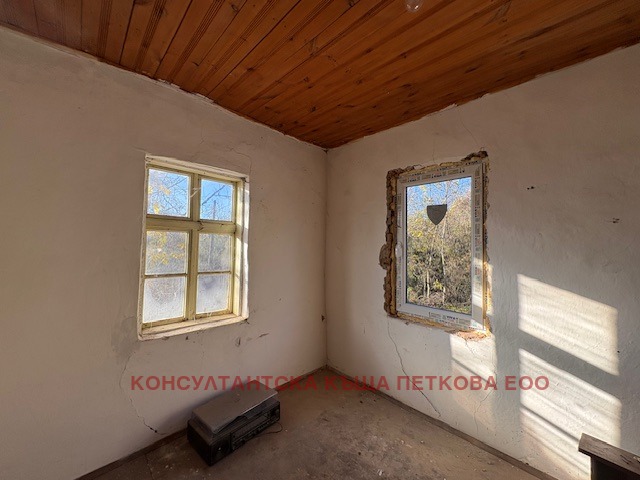 Продава КЪЩА, с. Горно Павликене, област Ловеч, снимка 13 - Къщи - 52484248