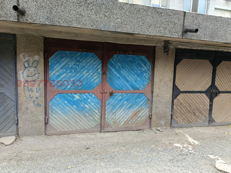 Продава ГАРАЖ, ПАРКОМЯСТО, гр. Добрич, Иглика, снимка 2 - Гаражи и паркоместа - 52781793