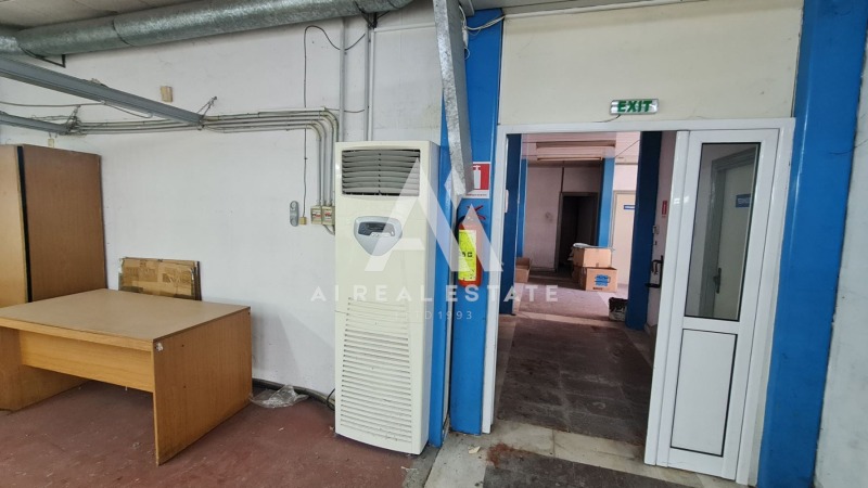 Продава  Пром. помещение град Плевен , Индустриална зона , 357 кв.м | 77672260 - изображение [6]