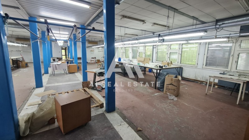 Продава  Пром. помещение град Плевен , Индустриална зона , 357 кв.м | 77672260 - изображение [14]