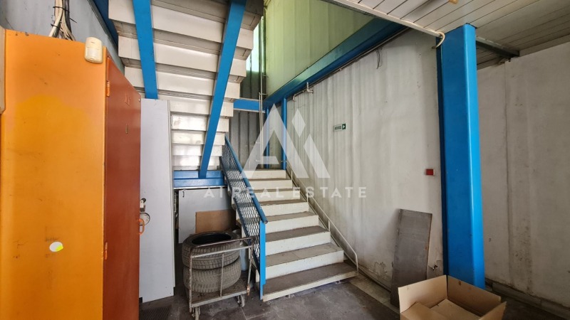 Продава  Пром. помещение град Плевен , Индустриална зона , 357 кв.м | 77672260 - изображение [8]