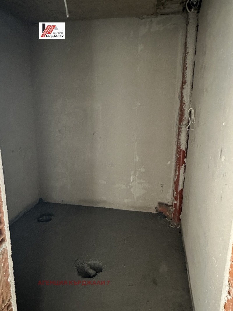 Продава 3-СТАЕН, гр. Кърджали, Възрожденци, снимка 3 - Апартаменти - 52379005