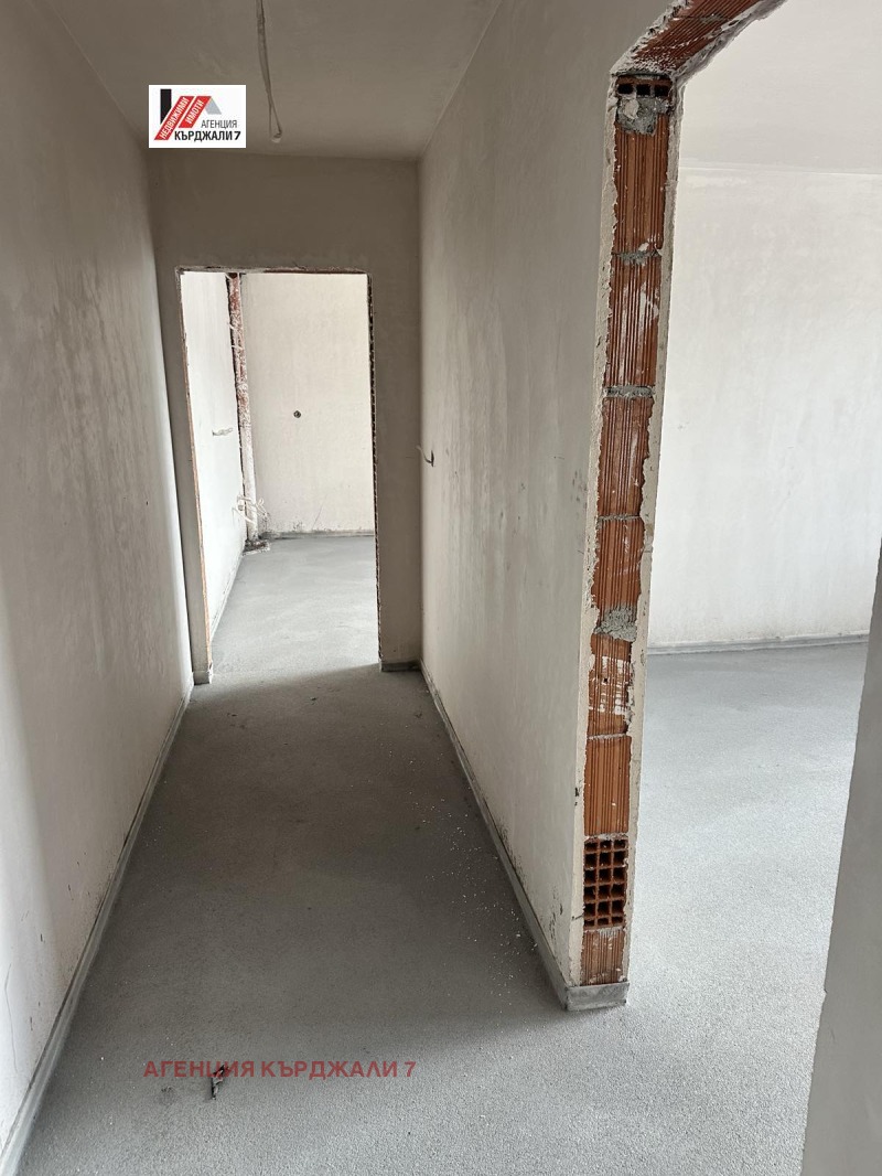 Продава 3-СТАЕН, гр. Кърджали, Възрожденци, снимка 6 - Апартаменти - 52379005