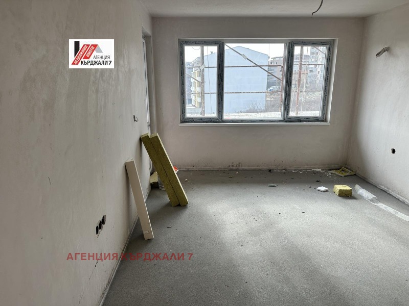 Продава 3-СТАЕН, град Кърджали, Възрожденци • 115000 € / 224920.45 лв. • 92411450 1