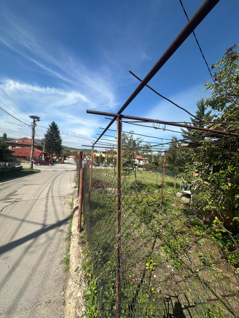 Продава КЪЩА, гр. Перник, Църква, снимка 2 - Къщи - 52785603