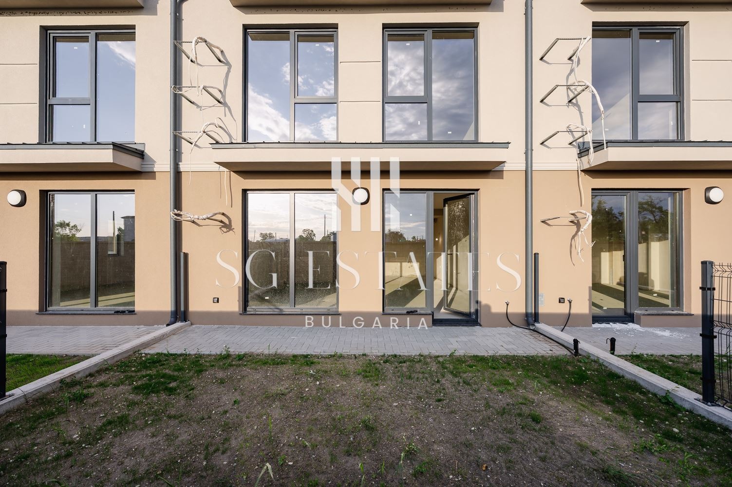 Продава КЪЩА, с. Маноле, област Пловдив, снимка 3 - Къщи - 54673359