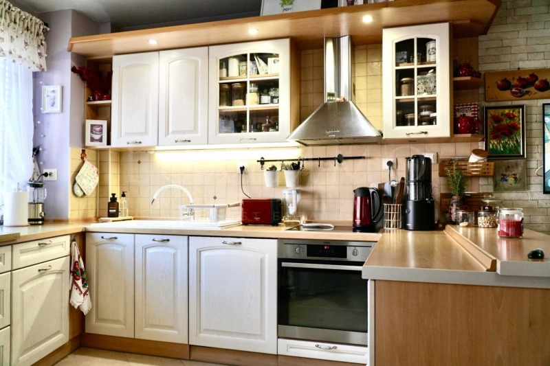 Продава 4-СТАЕН, гр. Пловдив, Кършияка, снимка 2 - Апартаменти - 52396061