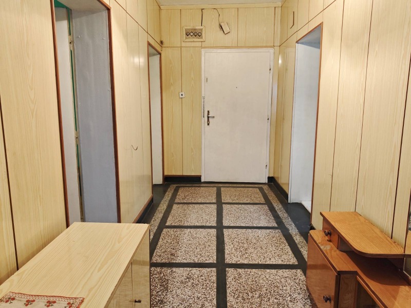 Продава МНОГОСТАЕН, гр. Нови пазар, област Шумен, снимка 7 - Апартаменти - 53456354