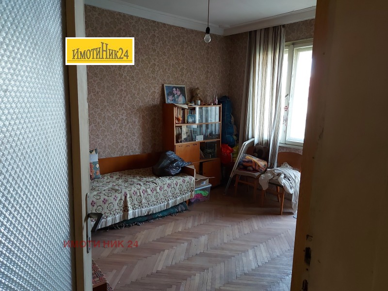 Продава  Къща, област Пловдив, с. Златитрап • 98 000 EUR • ID 41298280 — holmes.bg - [1] 