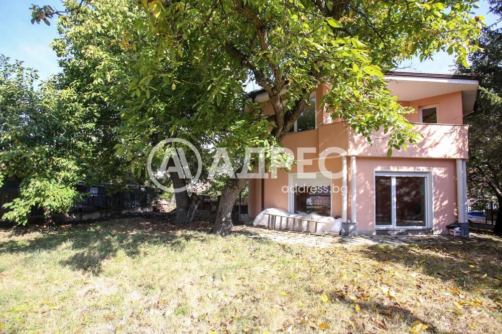 Продава КЪЩА, гр. София, гр. Банкя