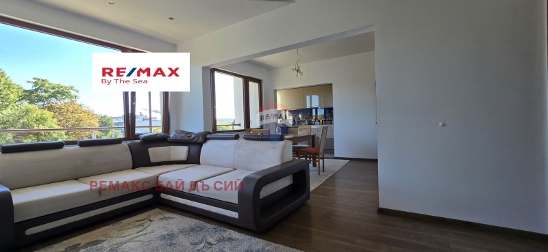 Продава 4-СТАЕН в град Варна, Център - 155 кв.м / 465 000 € » 909 460.95 лв., РЕМАКС БАЙ ДЪ СИЙ
