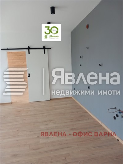 Продава КЪЩА, с. Църква, област Добрич, снимка 3 - Къщи - 48421551