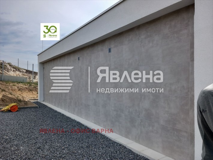 Продава КЪЩА, с. Църква, област Добрич, снимка 11 - Къщи - 48421551