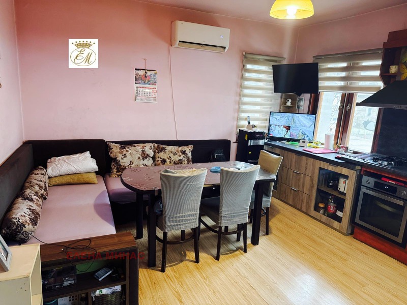 Продава КЪЩА в област Шумен, с. Илия Блъсково - 209 кв.м / 185 000 € » 361 828.55 лв., ЕЛЕНА МИНАС