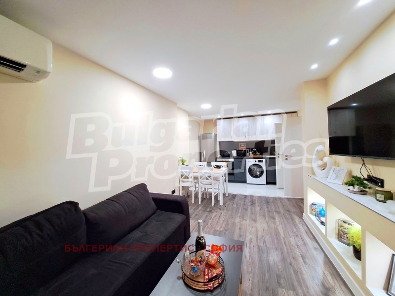 Продава 3-СТАЕН, гр. София, Център, снимка 2 - Апартаменти - 53352057