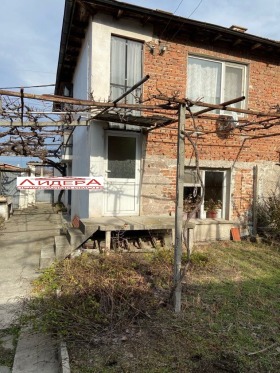 Продава къща област Пловдив с. Устина - [1] 