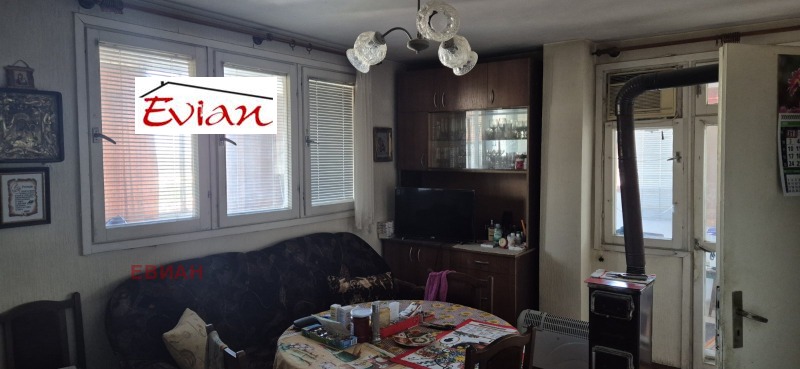 Продава  3-стаен град Русе , Широк център , 87 кв.м | 57623021 - изображение [2]