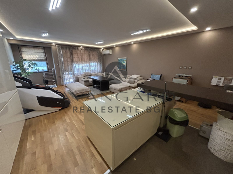Продава  4-стаен град Пловдив , Кършияка , 160 кв.м | 35158201