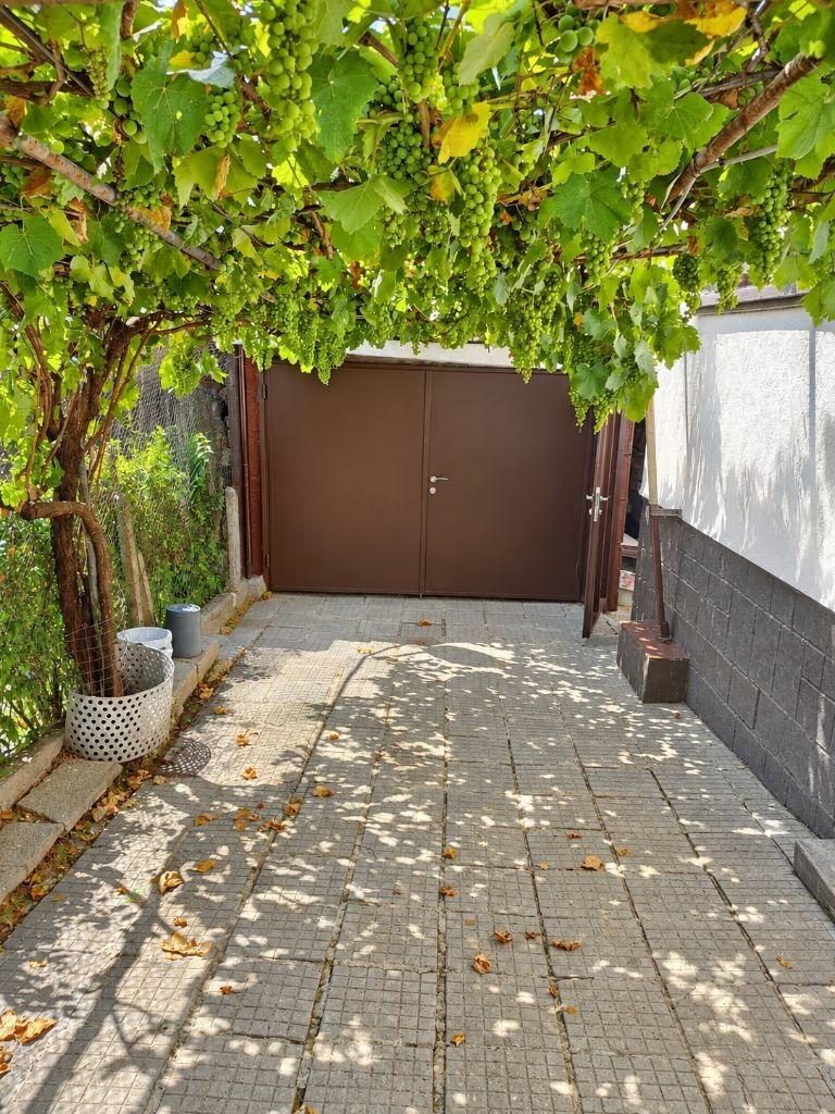 Продава ЕТАЖ ОТ КЪЩА, гр. Перник, Църква, снимка 6 - Етаж от къща - 56186525
