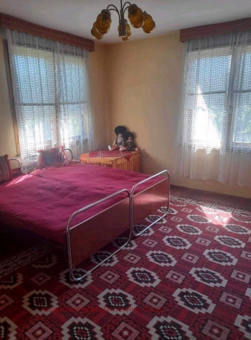 Продава КЪЩА, с. Люлин, област Перник, снимка 4 - Къщи - 52317118