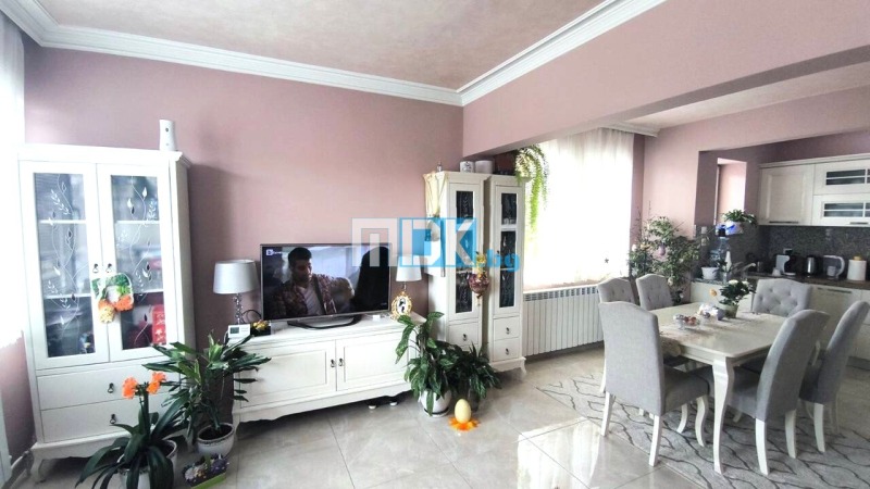 Продава ЕТАЖ ОТ КЪЩА, гр. Пловдив, Прослав, снимка 4 - Етаж от къща - 53571249