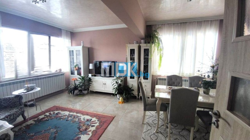 Продава ЕТАЖ ОТ КЪЩА, гр. Пловдив, Прослав, снимка 3 - Етаж от къща - 53571249