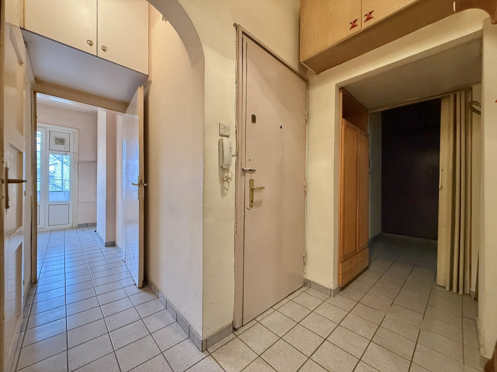 Продава МНОГОСТАЕН, гр. София, Център, снимка 14 - Апартаменти - 55608119