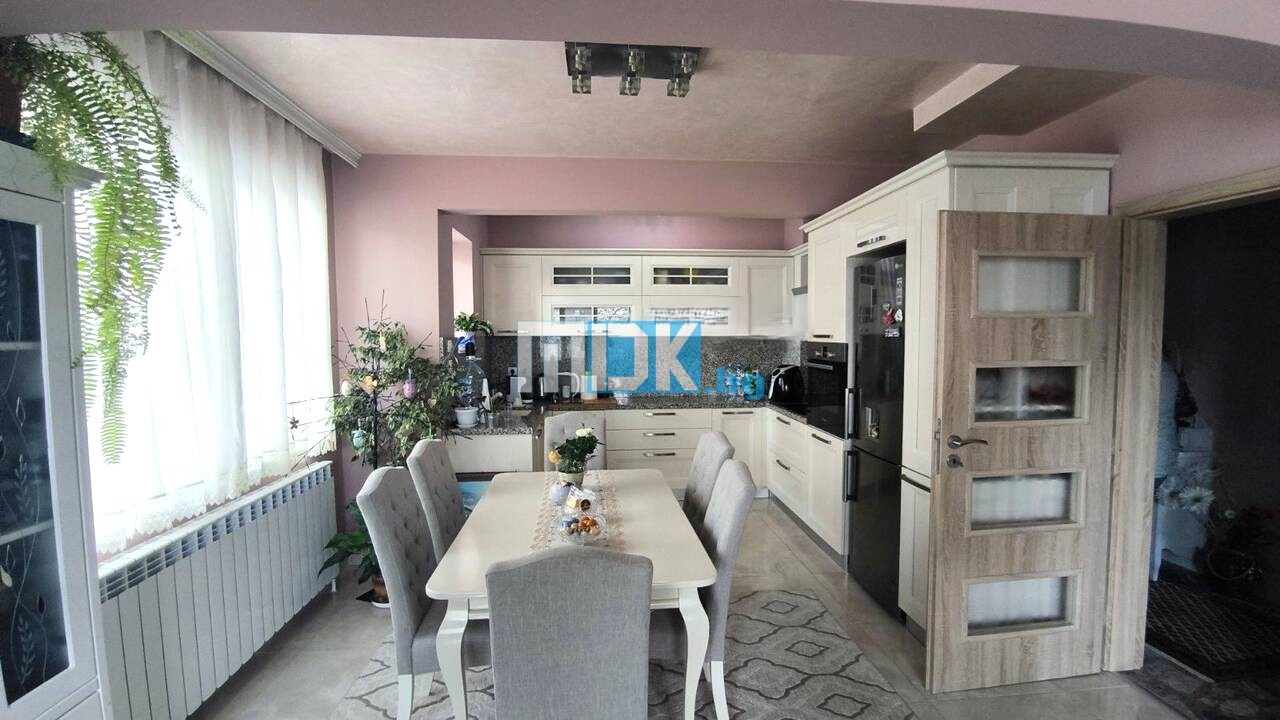 Продава ЕТАЖ ОТ КЪЩА, гр. Пловдив, Прослав, снимка 5 - Етаж от къща - 53571249