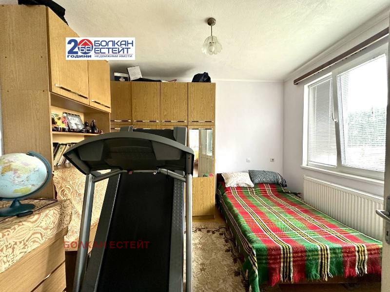 Продава КЪЩА, гр. Дебелец, област Велико Търново, снимка 14 - Къщи - 52705144