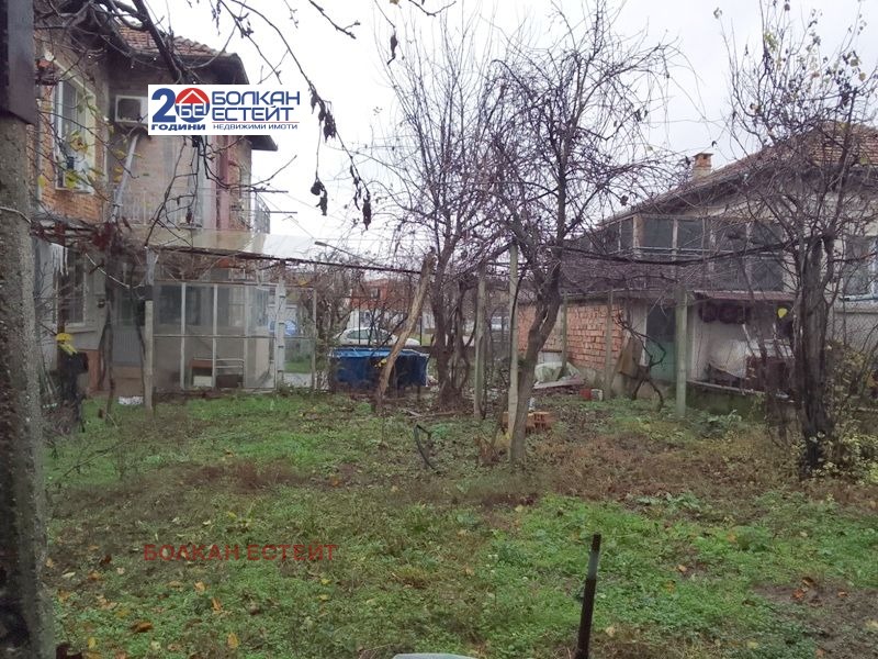 Продава КЪЩА, гр. Дебелец, област Велико Търново, снимка 17 - Къщи - 52705144