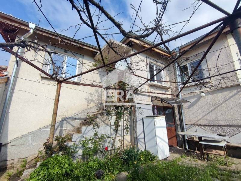 Продава КЪЩА, с. Сърница, област Хасково