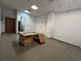 Prodejna Kajsieva gradina, Varna 1