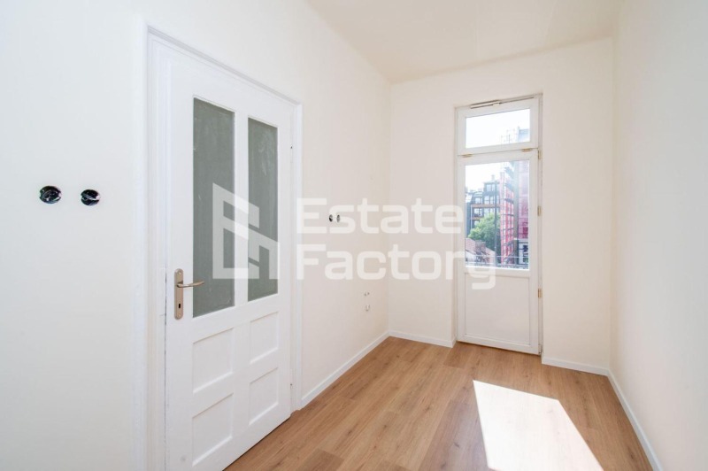 Продава 4-СТАЕН, гр. София, Център, снимка 2 - Апартаменти - 52606750