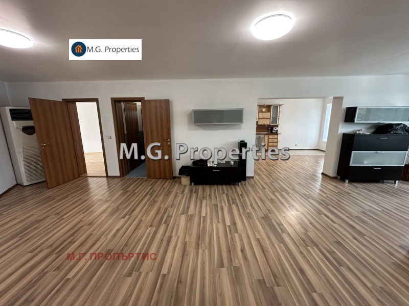 Na prodej  3+ ložnice Dobrič , Centar , 280 m2 | 77568164 - obraz [3]