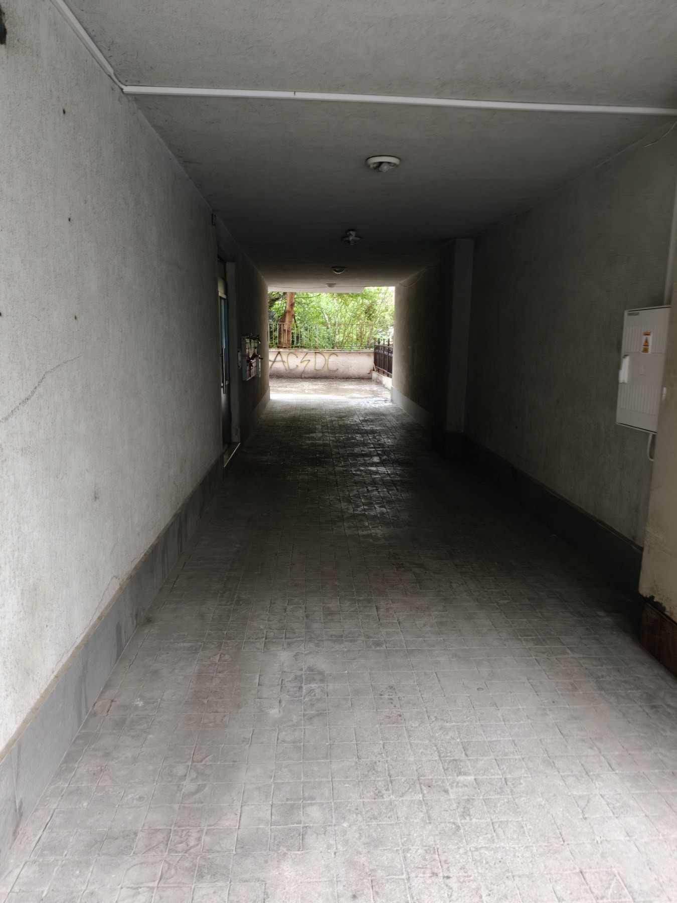 Продава ГАРАЖ, ПАРКОМЯСТО, гр. София, Борово, снимка 2 - Гаражи и паркоместа - 54525836