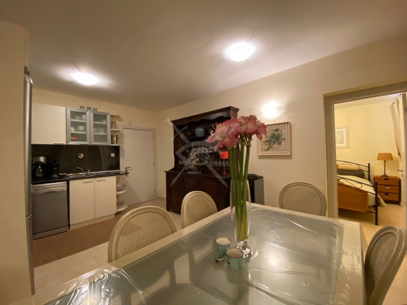 Продава МНОГОСТАЕН в област Бургас, гр. Свети Влас - 208 кв.м / 300 000 € » 586 749.00 лв., ЕКС НВД БУРГАС ООД