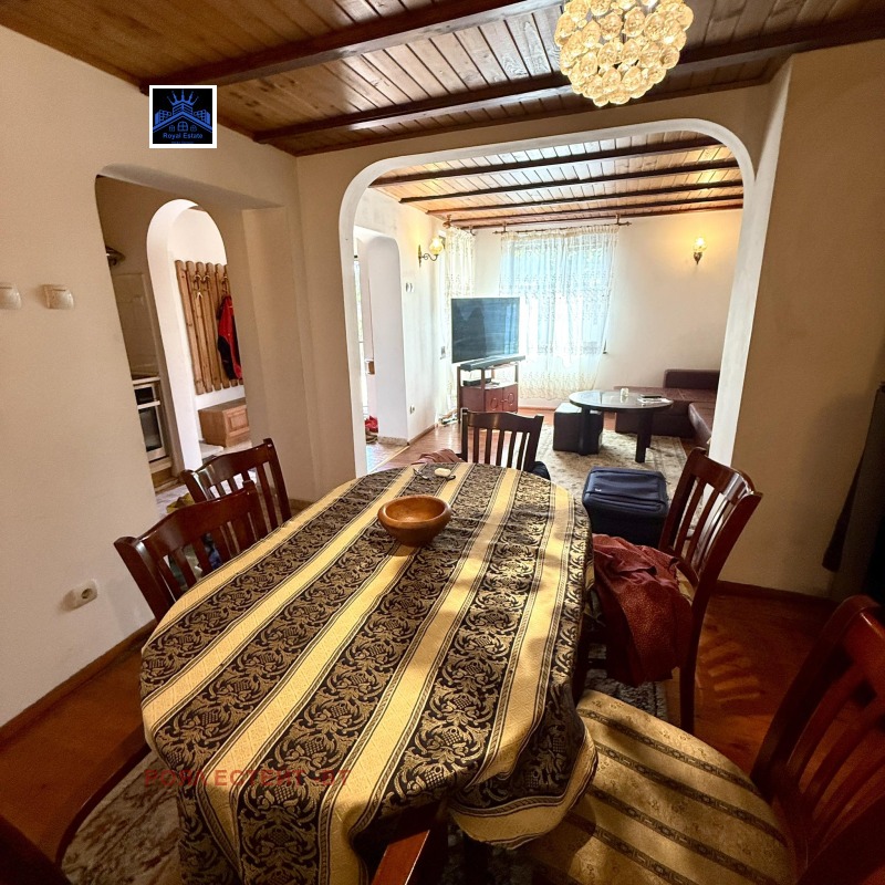 Продава КЪЩА, гр. Дебелец, област Велико Търново, снимка 11 - Къщи - 52716108