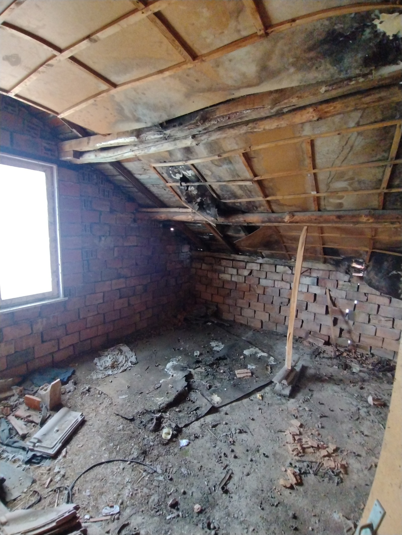 Продава КЪЩА, с. Кладница, област Перник, снимка 7 - Къщи - 53960678