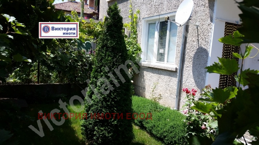 Продава КЪЩА, гр. Дебелец, област Велико Търново, снимка 2 - Къщи - 49706280