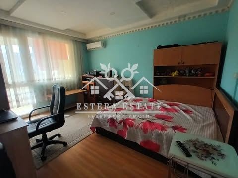 Продава 4-СТАЕН, гр. Шумен, Боян Българанов 2, снимка 2 - Апартаменти - 53778331