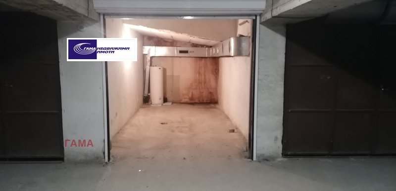 In vendita  Box auto Varna , Tsentar , 17 mq | 24124928