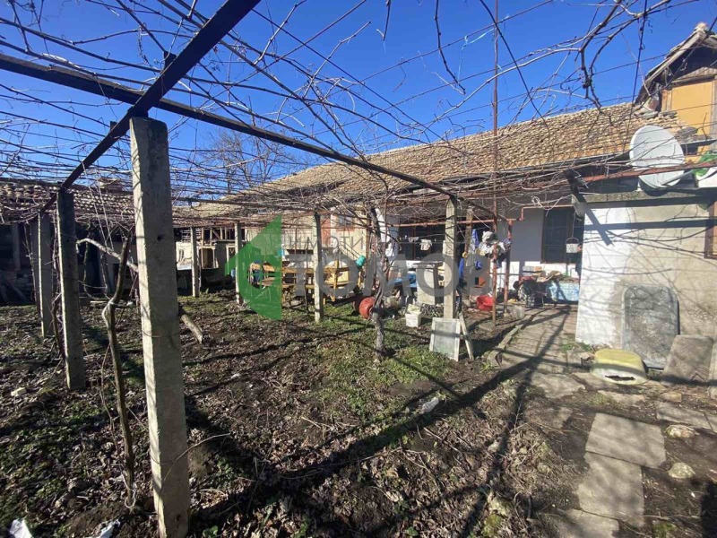 Продава КЪЩА в област Шумен, с. Градище - 150 кв.м / 35 790 € » 69 999.16 лв., ИМОТИ ТОМОВ