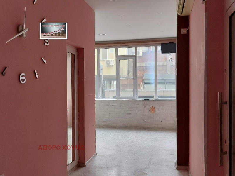 Продава МАГАЗИН в град Русе, Родина 1 - 42 кв.м / 42 000 € » 82 144.86 лв., АДОРО ХОУМС