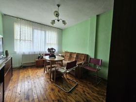 Piętro domu Ljaskowec, region Wielkie Tyrnowo