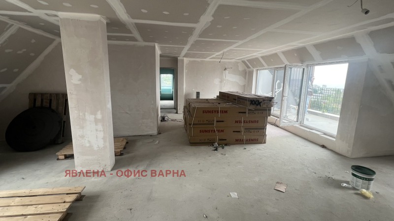 En venta  3+ dormitorios Varna , Izgrev , 163 metros cuadrados | 97672622 - imagen [2]