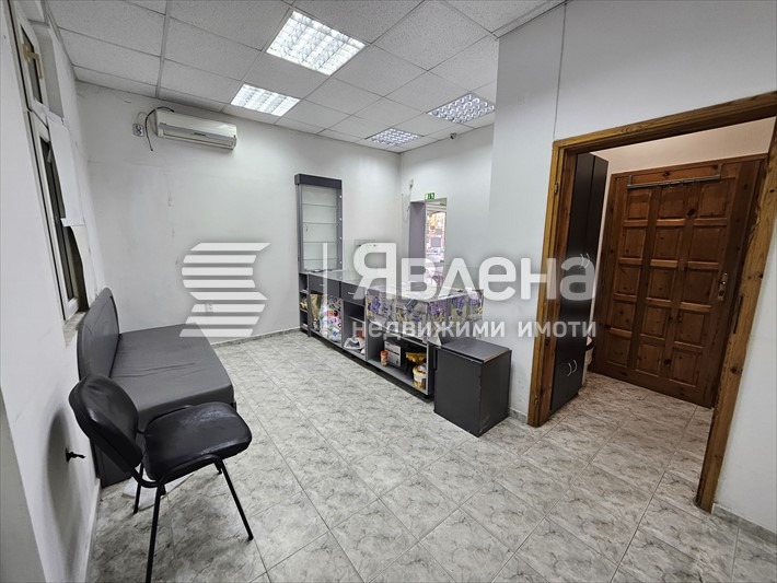 Продава  Магазин град Пловдив , Център , 47 кв.м | 33019637 - изображение [2]